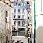 Budget 1 Bed Down Town شقة