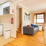 Апартаменти Budget 1 Bed Down Town *