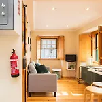 Budget 1 Bed Down Town * Lisboa