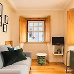 Апартаменти Budget 1 Bed Down Town *