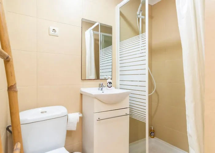 Budget 1 Bed Down Town *