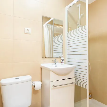 Apartment Budget 1 Bed Down Town *