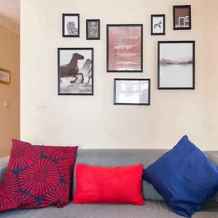 Budget 1 Bed Down Town *