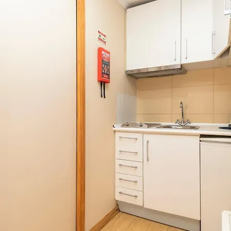 Budget 1 Bed Down Town Lizbona
